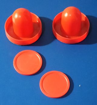 Futbolín, hockey de aire, ping pong y bolos