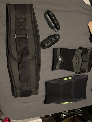 Accesorios Gimnasio: Muñequeras y Cinturón