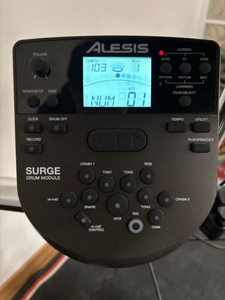 Batería eléctrica Alesis + alfombra antideslizante