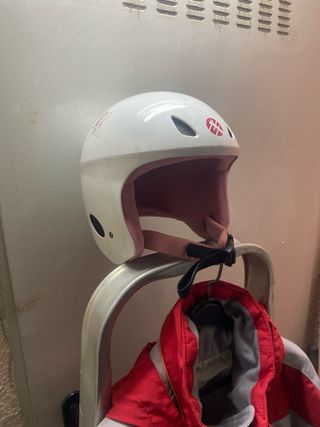 Botas esquí 36.5 +buzo 10-12 años + casco infantil