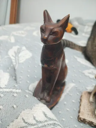 Figuritas Egipcias en resina Bastet y Anubis