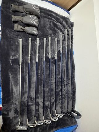 Bolsa de golf Wilson con carro y palos