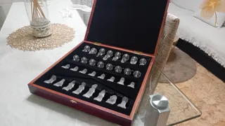 Ajedrez de cristal con caja