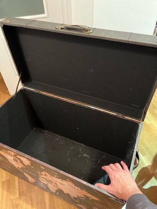 Baúl de almacenaje con tapa mullida y mapa