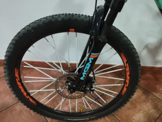 Megamo KU4 24 pulgadas bicicleta montaña.