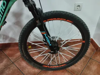 Megamo KU4 24 pulgadas bicicleta montaña.