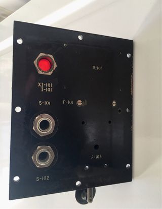 Panel antiguo llave Morse con placa