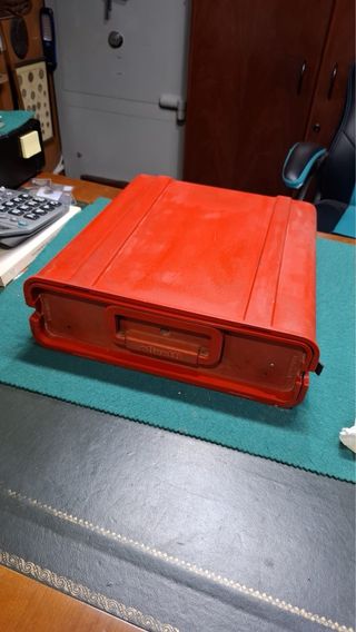 Máquina de escribir Olivetti Valentine Roja