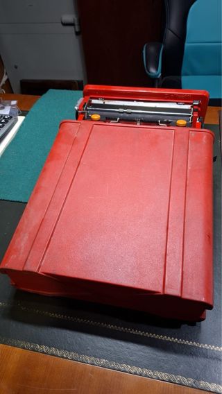 Máquina de escribir Olivetti Valentine Roja