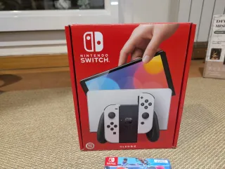 Nintendo Switch OLED Bianca