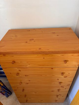 Cómoda de madera maciza