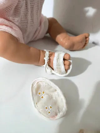 Lote Sandalias Muñeca Blancas Flores