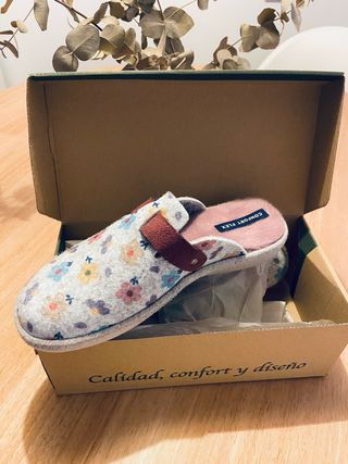 Zapatillas casa mujer flores ( Nuevas )