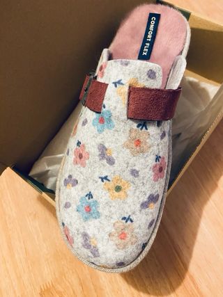Zapatillas casa mujer flores ( Nuevas )