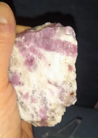 Losa Turmalina Rosa en Cuarzo Blanco