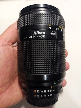 Obiettivo Tele Nikon 70-210mm 1:4-5.6 D