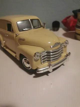 Mira 1950 Chevrolet Carryall Suburban