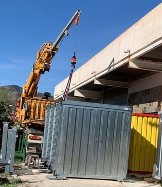 Caseta metalico tipo contenedor maritimo almacen