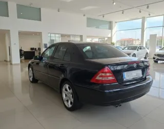 Mercedes-Benz Clase C 2006