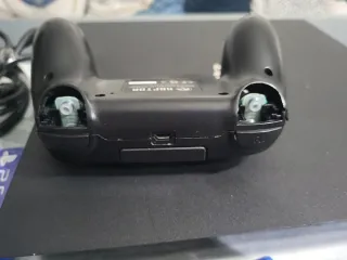 PS4 (PlayStation 4) Negra + 3 Juegos