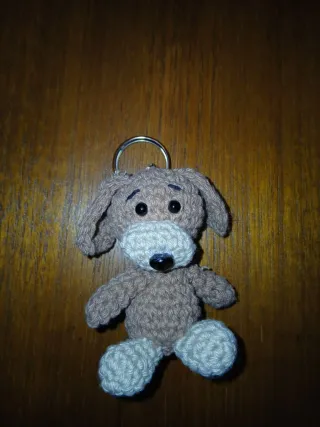 Llavero perro ganchillo hecho a mano