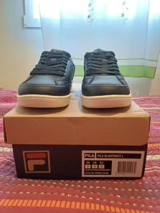 Zapatillas Fila Negras y Blancas