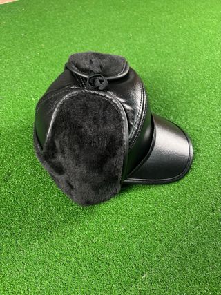 Gorra vintage negra con orejeras