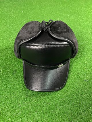 Gorra vintage negra con orejeras