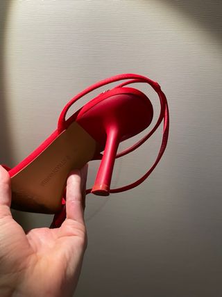 Tacones rojos Stradivarius