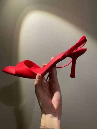 Tacones rojos Stradivarius