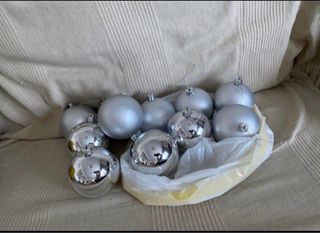 Bolas de Navidad Plateadas se regalan