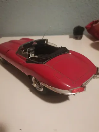 Maqueta Jaguar E-Type Cabrio Bburago 1:18