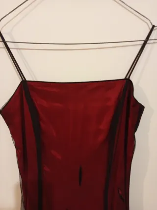 Vestido largo granate,rojo con tul negro, elegante