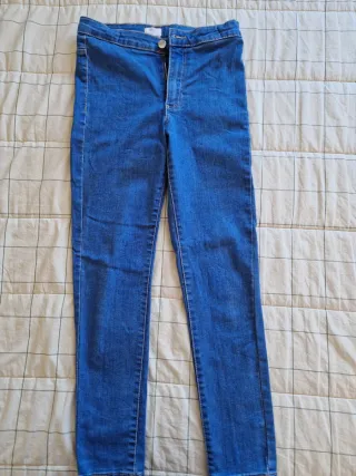 Pantalón vaquero niña Mango Kids. Talla 11-12.