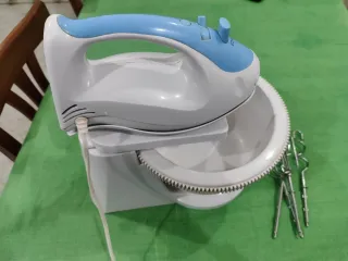 Sbattitore elettrico con ciotola