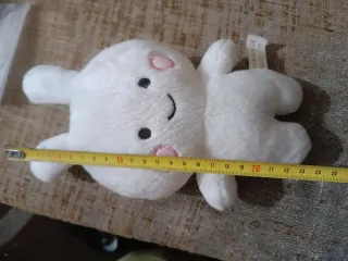 Conejito blanco de peluche