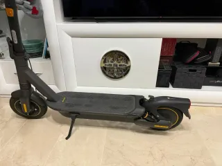 Patinete Eléctrico Plegable Segway-Ninebot Max G2