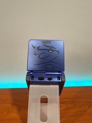 Game Boy Advance SP + Pokemon rosso