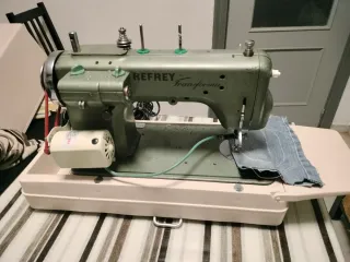 Máquina de coser Refrey Transforma