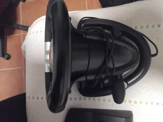 Volante Thrustmaster PS4/PC