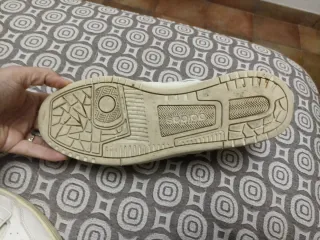 Zapatillas Adidas Forum Talla 43.5 Blancas