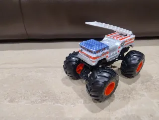 Camión Bomberos Hot Wheels Monster Truck