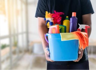 Servicio de limpieza o/y cuidado a mayores