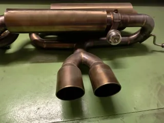 Silencioso artesanal con válvula Lotus Exige V6