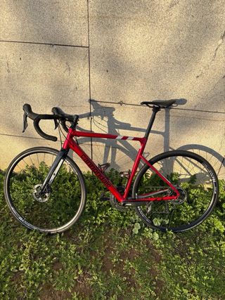 Bicicleta de carretera Cannondale aluminio
