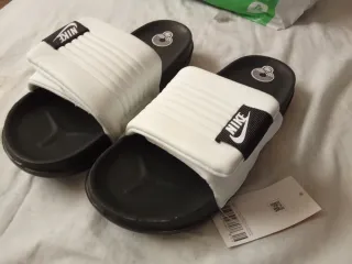 Chanclas Nike Talla 36 y talla 42  Blancas