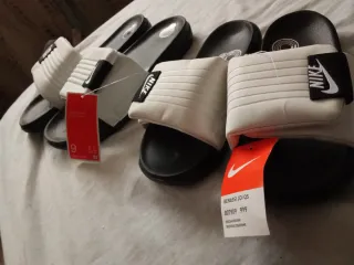 Chanclas Nike Talla 36 y talla 42  Blancas