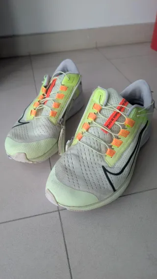 Zapatillas Nike Pegasus  amarillas Verdes y Naranj