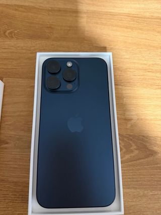 iPhone 15 Pro Max 256GB Azul Titanio sin arañazos
