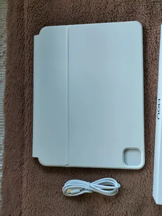Capa com Teclado para iPad Branco